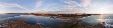 Остров на пруду г.Ижевск весна. Ижевск. Фотография.