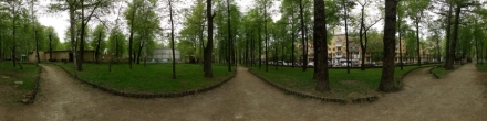 Городской парк в мае. Запущенная часть. Пермь. Фотография.