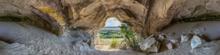 В одной из пещер Белой скалы, Крым. Фотография.