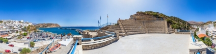 Смотровая площадка в рыбацком поселке Агиа-Галини, Крит.. Фотография.