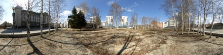 Ул. Ленина возле районного суда. Май 2020. Ханты-Мансийск. Фотография.