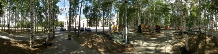 Игровая площадка закрыта на карантин. Июль 2020. Ханты-Мансийск. Фотография.