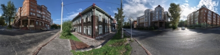 Деревянный дом на пересечении ул. Белинского и ул. Карташова. Фотография.