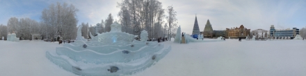 Ледовый городок 2020-21. Рыбы. Ханты-Мансийск. Фотография.