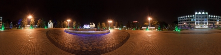 Перед Новым Годом на площади Советов. Фотография.