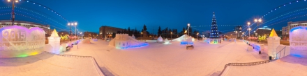 Ледовый городок на Площади Революции. Фотография.