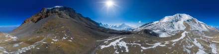 Thorong La elevation of 5,416 metres, Nepal. Thorong La. Фотография.