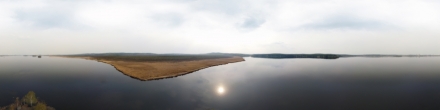 Верх-Исетский пруд (над островом Веселко). Фотография.