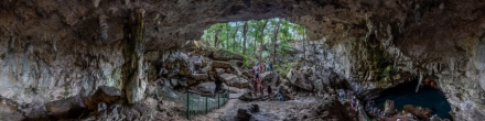 Карстовые пещеры Доминиканы. Пещера Три глаза.. Фотография.