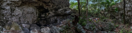 В карстовых пещерах Доминиканы. Пещера Три глаза.. Фотография.