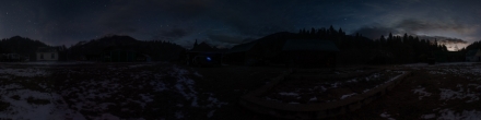 Перед рассветом на турбазе "Дамхурц". Фотография.