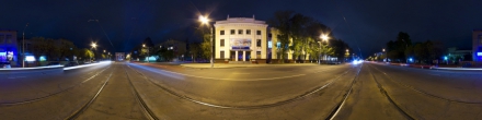Здание главпочтамта. Ночь. Комсомольск-на-Амуре. Фотография.