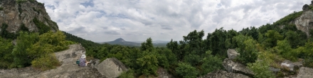 Вид со скал горы Развалки (1401). Гора Развалка. Фотография.