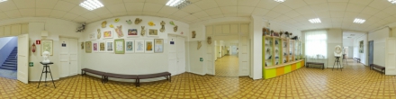 Детская художественная школа. 1 этаж. Правый холл. Комсомольск-на-Амуре. Фотография.
