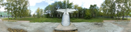 Памятник погибшим при поиске самолёта «Родина» г. Комсомольск-на-Амуре. Фотография.