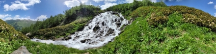 Архыз, водопад на р. Кашха-Эчкичат. Фотография.