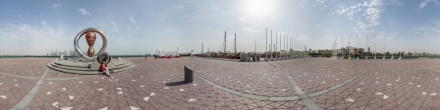 Арт-объект, посвящённый чемпионату мира по футболу FIFA World Cup Qatar 2022.. Доха. Фотография.