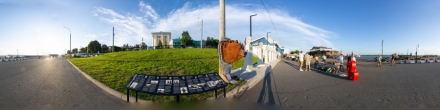 *** 2026-07-29 №1 Набережная Северной Двины. День ВМФ. Работы творческой мастерской «Стихия - МЕТАЛЛ».. Фотография.