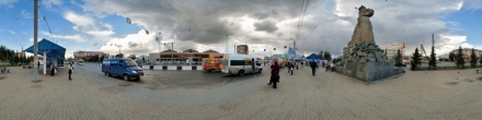 Привокзальная площадь Челябинска. Фотография.