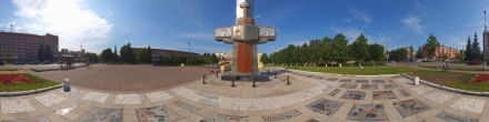 Памятник работникам ПЭМЗ, павшим в Великой Отечественной войне.. Фотография.