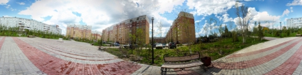 Рябиновый сквер на Комсомольской 15. Фотография.
