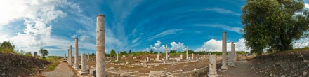 Древнегреческий город Сиде. Колонная площадь. Фотография.