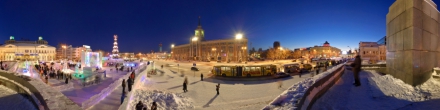 Вид на главную площадь и ледовый городок 2009. Екатеринбург. Фотография.