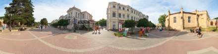 Курортный Бульвар в Кисловодске, возле Нарзанной галереи. Фотография.